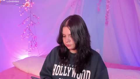 Snapshot of alissa_cute1 chatting on 07.12.26 Mia online show from 07.12.26