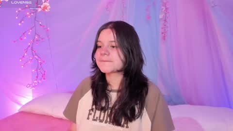 Snapshot of alissa_cute1 chatting on 07.25.26 Mia online show from 07.25.26