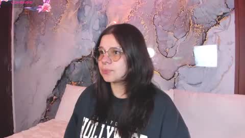 Snapshot of alissa_cute1 chatting on 08.06.26 Mia online show from 08.06.26