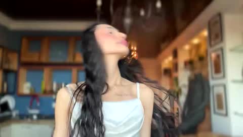 Alissa online show from 10.13.25