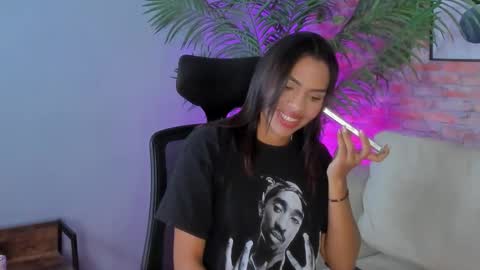 Snapshot of alisse_baker chatting on 10.26.25 alisse_baker online show from 10.26.25