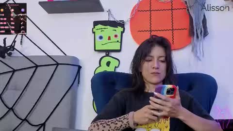 Snapshot of alisson0002 chatting on 10.18.25 alisson0002 online show from 10.18.25