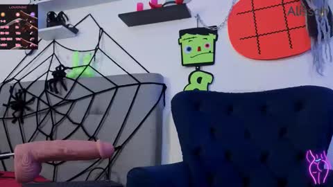 Snapshot of alisson0002 chatting on 10.31.25 alisson0002 online show from 10.31.25