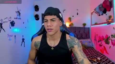 Snapshot of alisson_and_jhonny chatting on 09.29.25 Aliandjho online show from 09.29.25