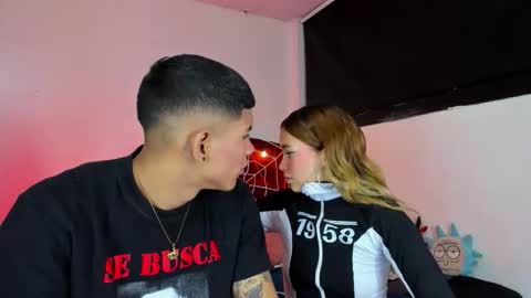 Snapshot of alisson_and_jhonny chatting on 10.23.25 Aliandjho online show from 10.23.25