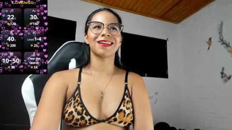 Snapshot of alisson_hoffman05 chatting on 02.21.25 Alisson hoffman05 online show from 02.21.25