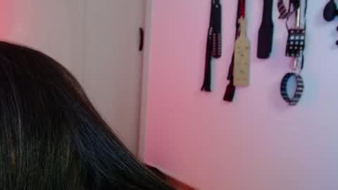 Alisson Beckett online show from 03.06.26