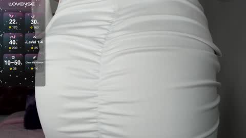 Alisson Domit  online show from 02.05.25