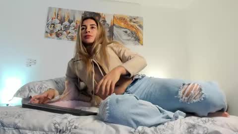 Goddess  online show from 10.18.25