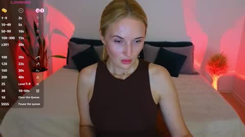 Snapshot of alisssarose chatting on 10.08.25 alisssarose online show from 10.08.25