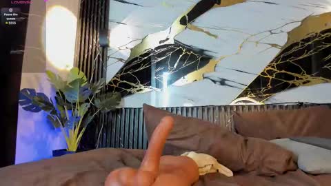   online show from 12.20.25