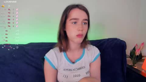 Snapshot of alivialovely chatting on 10.04.25 Alivia online show from 10.04.25