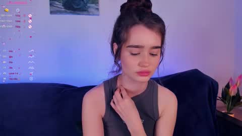 Snapshot of alivialovely chatting on 10.10.25 Alivia online show from 10.10.25