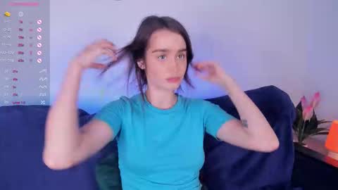 Snapshot of alivialovely chatting on 10.11.25 Alivia online show from 10.11.25