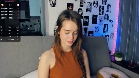 Snapshot of alivialovely chatting on 11.06.25 Alivia online show from 11.06.25