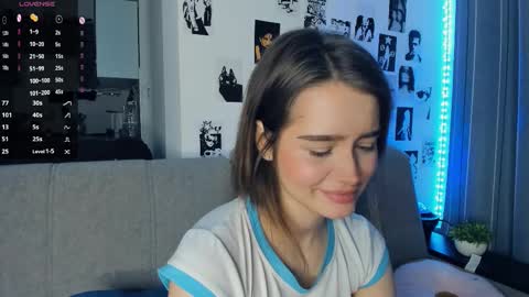 Snapshot of alivialovely chatting on 11.09.25 Alivia online show from 11.09.25