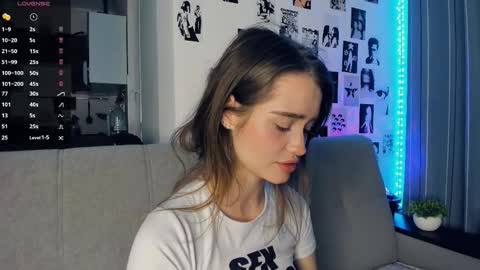 Snapshot of alivialovely chatting on 11.15.25 Alivia online show from 11.15.25