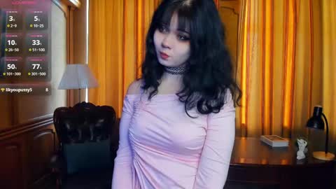 Snapshot of alixypunter chatting on 05.29.26 Emily online show from 05.29.26