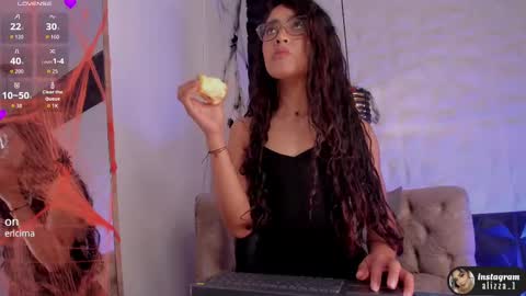 alizza_ online show from 10.06.25