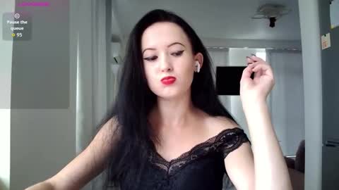 Snapshot of alkh_amare chatting on 10.12.25 Amare online show from 10.12.25