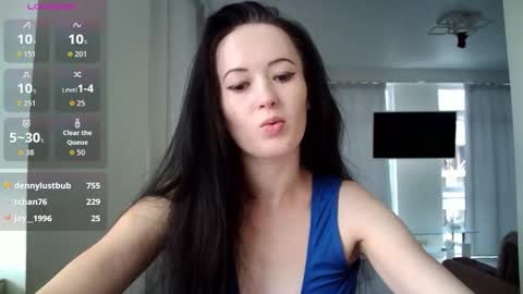 Snapshot of alkh_amare chatting on 10.27.25 Amare online show from 10.27.25