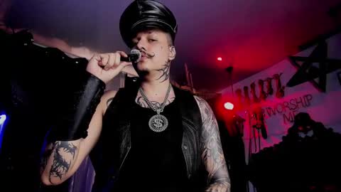 Snapshot of allanhurtss chatting on 09.26.25 online show from 09.26.25