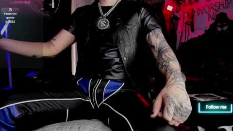 Snapshot of allanhurtss chatting on 10.05.25 online show from 10.05.25