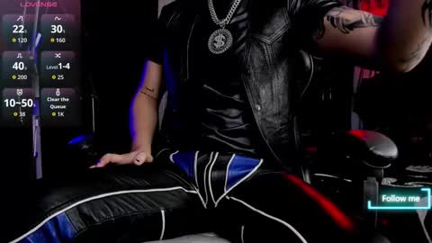 Snapshot of allanhurtss chatting on 10.10.25 online show from 10.10.25