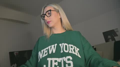 Snapshot of allayah chatting on 02.07.25 A day u didnt smile is a lost day online show from 02.07.25