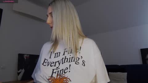 Snapshot of allayah chatting on 02.24.25 A day u didnt smile is a lost day online show from 02.24.25