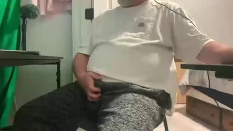 Snapshot of allergictochat chatting on 10.11.25 Allergictolove online show from 10.11.25