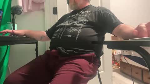 Snapshot of allergictochat chatting on 10.17.25 Allergictolove online show from 10.17.25