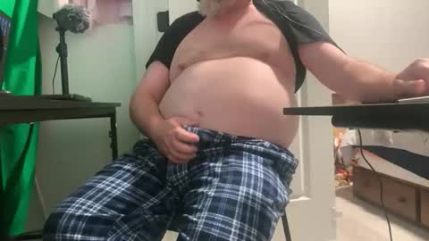 Snapshot of allergictochat chatting on 10.27.25 Allergictolove online show from 10.27.25