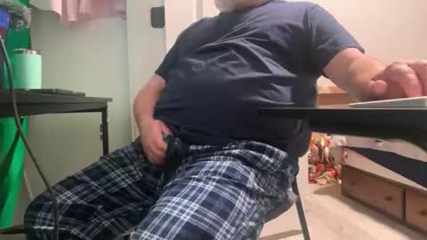 Allergictolove online show from 11.22.25