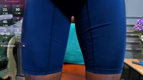 Snapshot of allessandrosantos chatting on 02.11.25 Help me reach 100 likes online show from 02.11.25