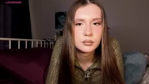 Snapshot of allgloryforloryy chatting on 06.22.26 Lory Glory online show from 06.22.26