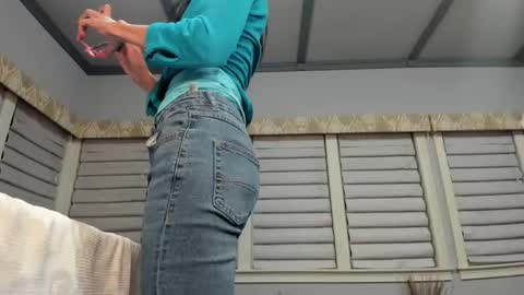 wishlist on bio online show from 02.02.25