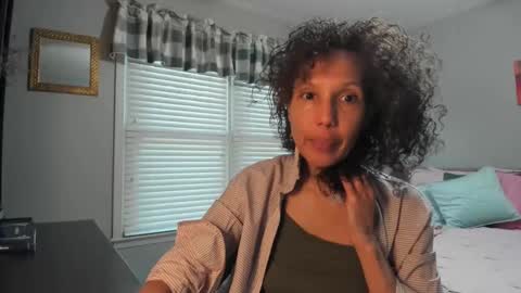 wishlist on bio online show from 03.03.25