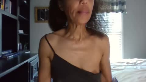 wishlist on bio online show from 09.12.25