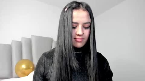 Snapshot of alli_cooper chatting on 02.18.25 Ali online show from 02.18.25