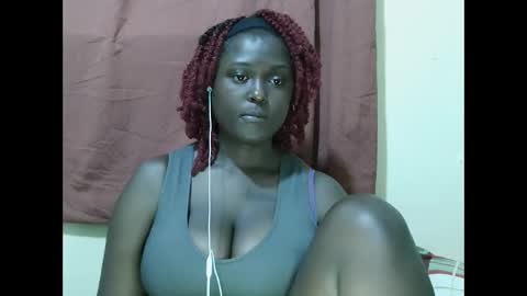 Snapshot of allie_quin chatting on 09.10.25 Allie online show from 09.10.25