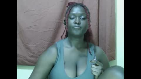 Snapshot of allie_quin chatting on 09.25.25 Allie online show from 09.25.25