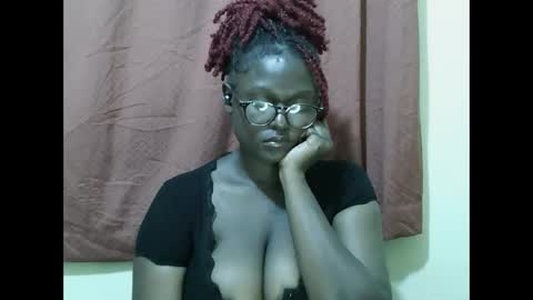 Snapshot of allie_quin chatting on 09.27.25 Allie online show from 09.27.25