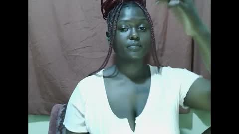 Snapshot of allie_quin chatting on 10.17.25 Allie online show from 10.17.25