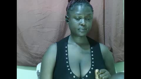 Snapshot of allie_quin chatting on 10.22.25 Allie online show from 10.22.25