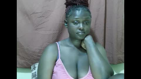 Snapshot of allie_quin chatting on 10.23.25 Allie online show from 10.23.25