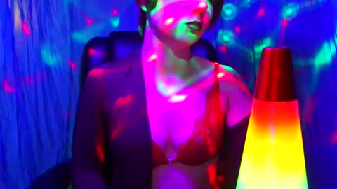 Snapshot of alliebells1 chatting on 12.03.24 alliebells1 online show from 12.03.24