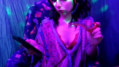 Snapshot of alliebells1 chatting on 01.16.25 alliebells1 online show from 01.16.25