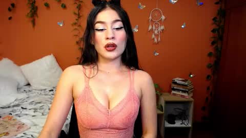 Snapshot of allierose_ chatting on 10.07.25 Allie online show from 10.07.25