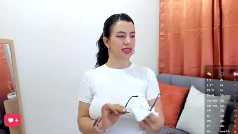    online show from 03.06.25